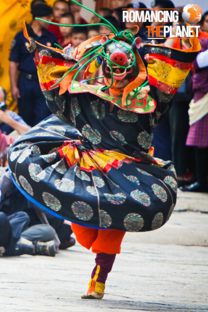 Monks perform mask dance during domchoe