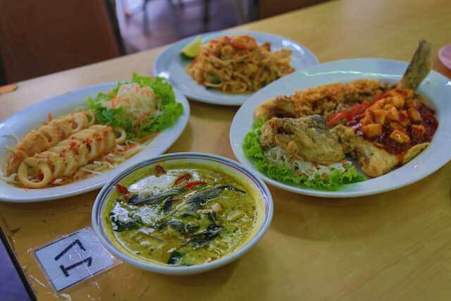 Honeymoon Fish (bottom right) - is a must try at Thai Smile Cafe